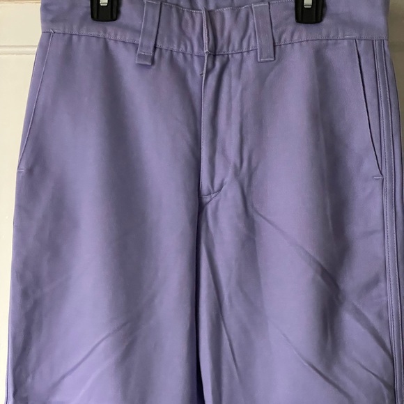 A beautiful purple tone that accentuates these wide-legged pants from Adidas. - Picture 2 of 3